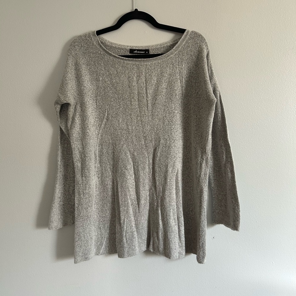 Fine knit grey crew neck sweater